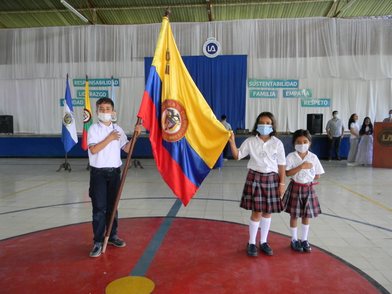 Izado De Bandera En Conmemoraci N Al Descubrimiento De Am Rica Liceo